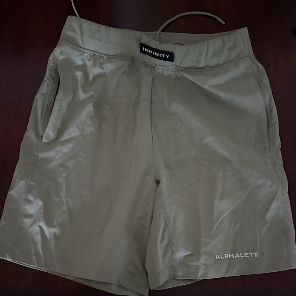Alphalete Men's Green Infinity Shorts